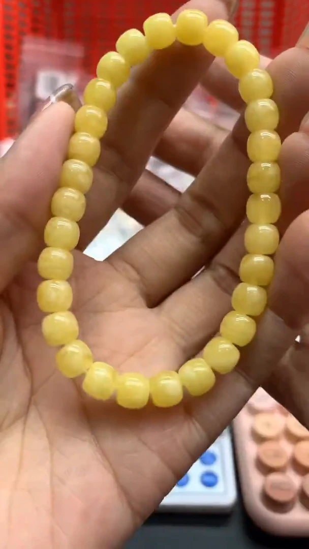 未镶嵌琥珀珠宝奇石444