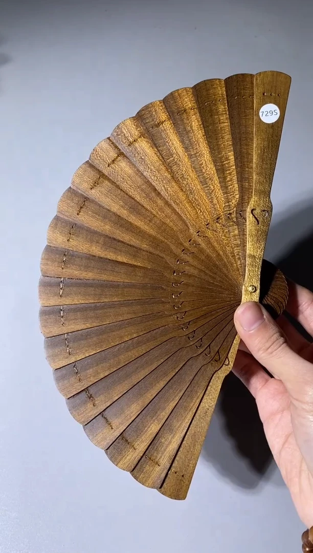 【闪购商品】金丝楠木雕729号15cm金丝楠木小叶桢楠扇子