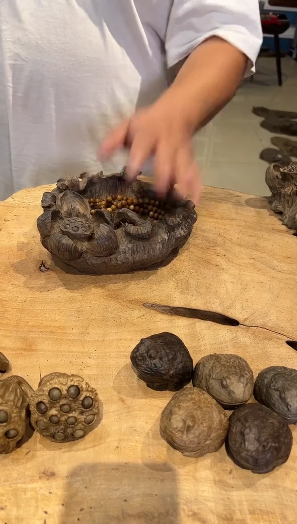 木719号老乌木雕刻果盘+0.8手串