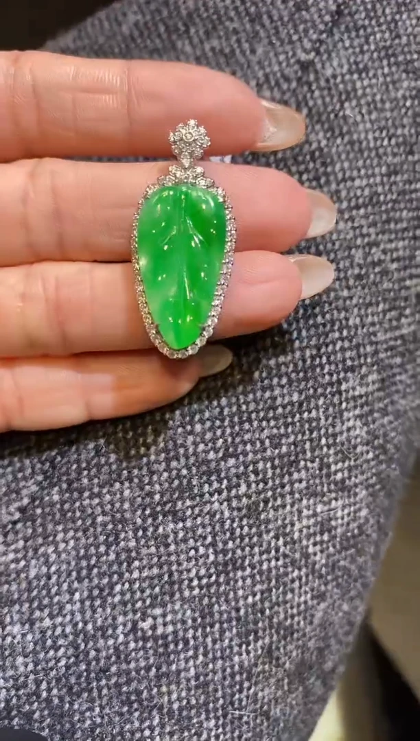 吊坠(不含链)18K金镶嵌翡翠叶子