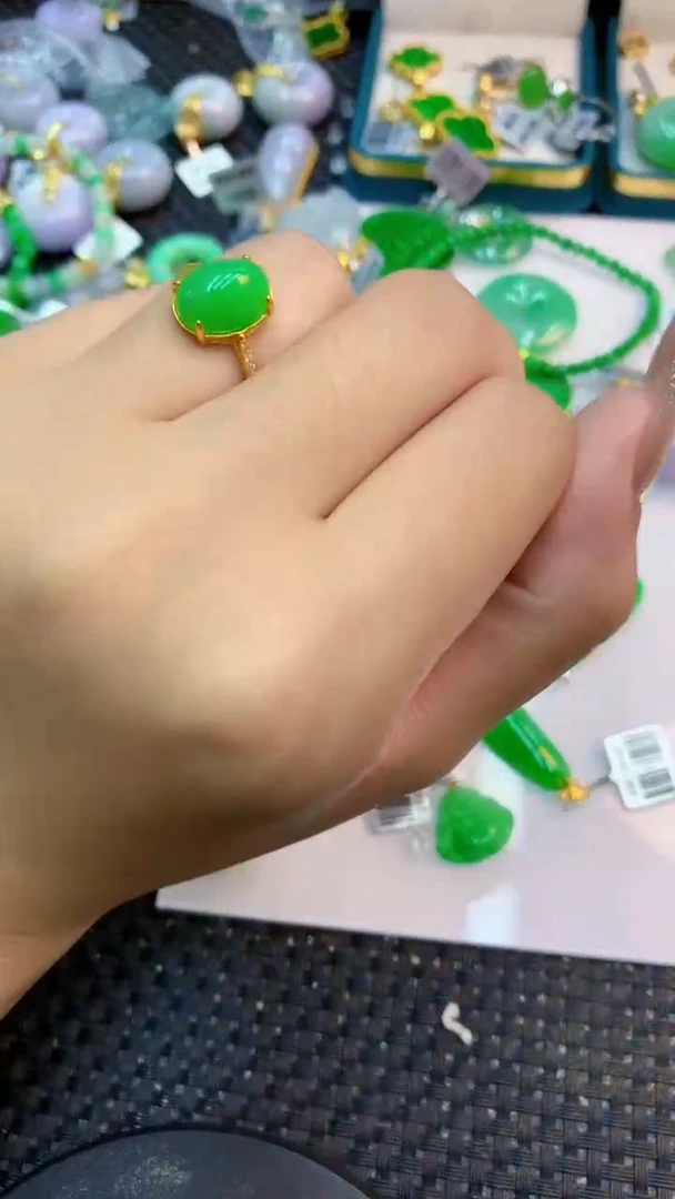 颈饰未镶嵌翡翠1