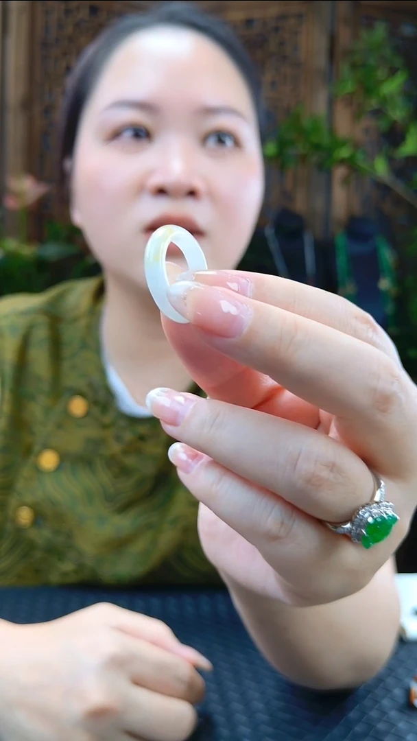 吊坠(不含链)未镶嵌翡翠戒圈