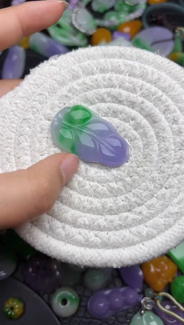 颈饰未镶嵌翡翠缅甸翡翠吊坠