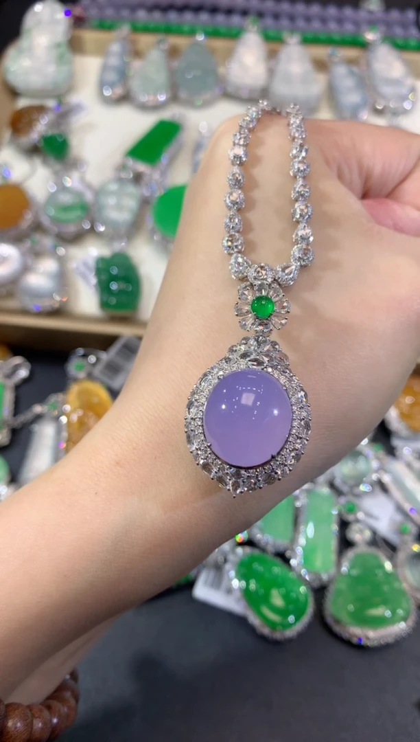 吊坠(不含链)18K金镶嵌翡翠苏****！110-蛋面（不含链扣