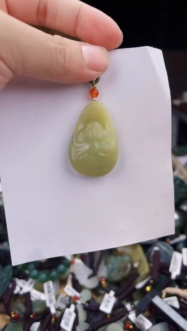 颈饰未镶嵌和田玉1