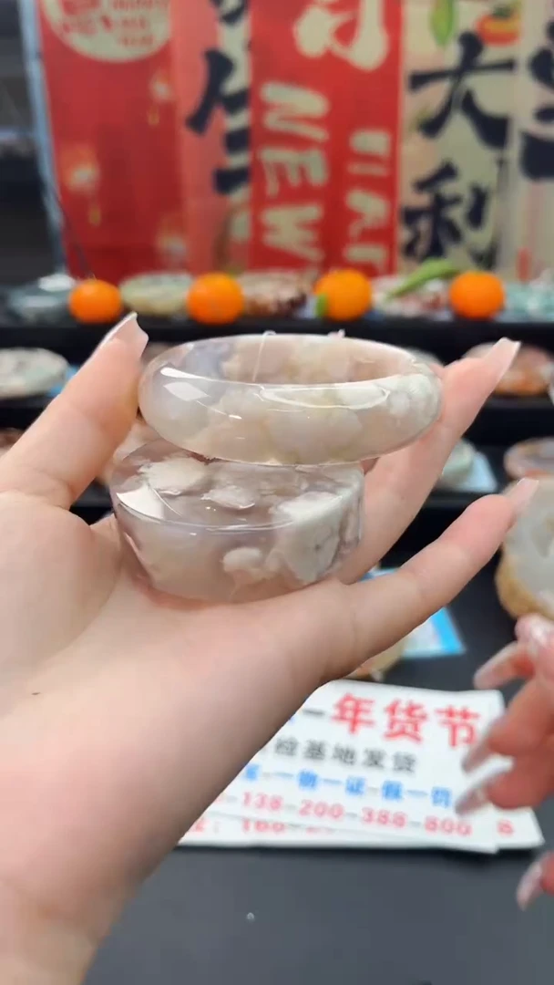 【闪购商品】石英质玉手镯未镶嵌赠送镯心（圈口）55