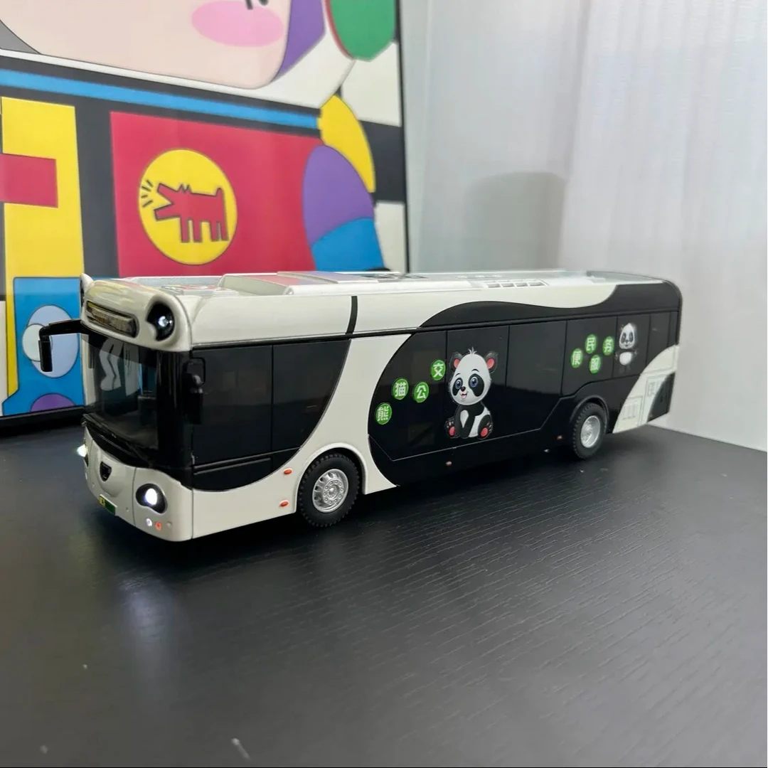 大号合金熊猫巴士可爱熊猫客车五开门礼盒装赠电池科学实验