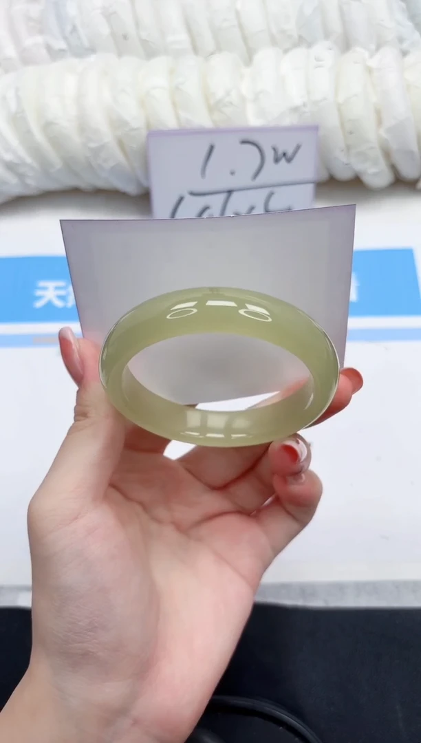 未镶嵌手镯石英质玉84-58