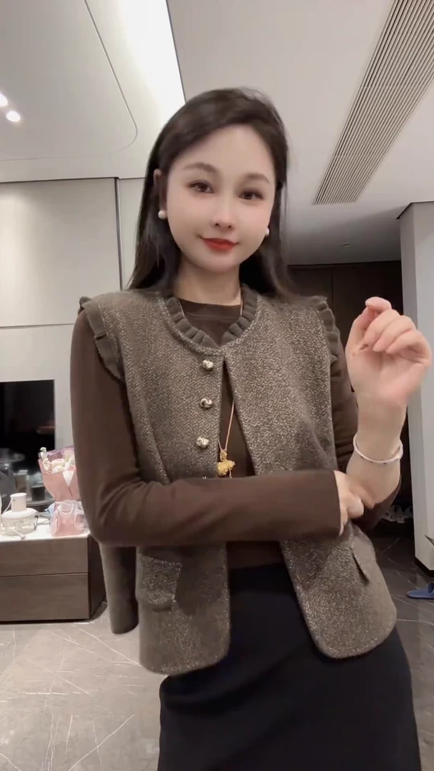 2025年入秋一整套休闲女装打底衫复古气质马甲高腰半身裙三件套