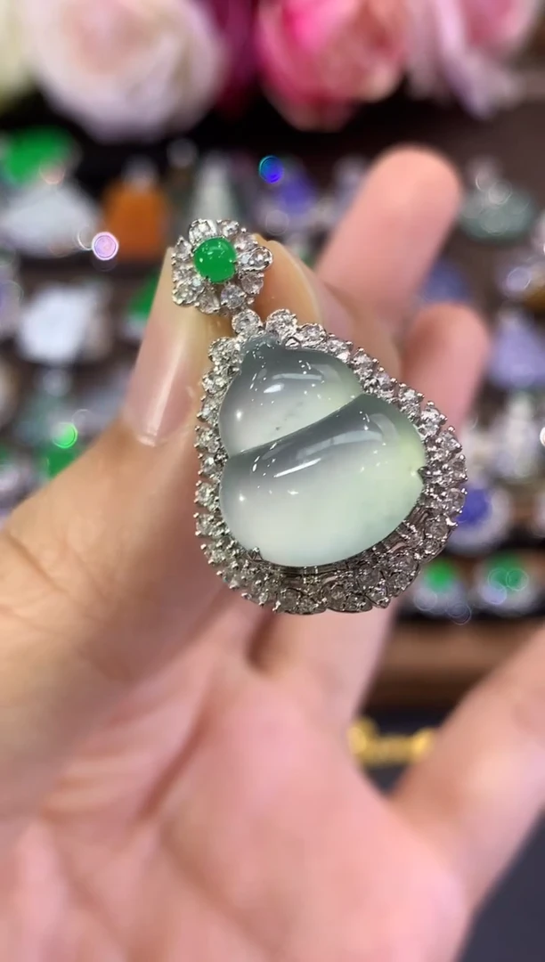 吊坠(不含链)18K金镶嵌翡翠C108