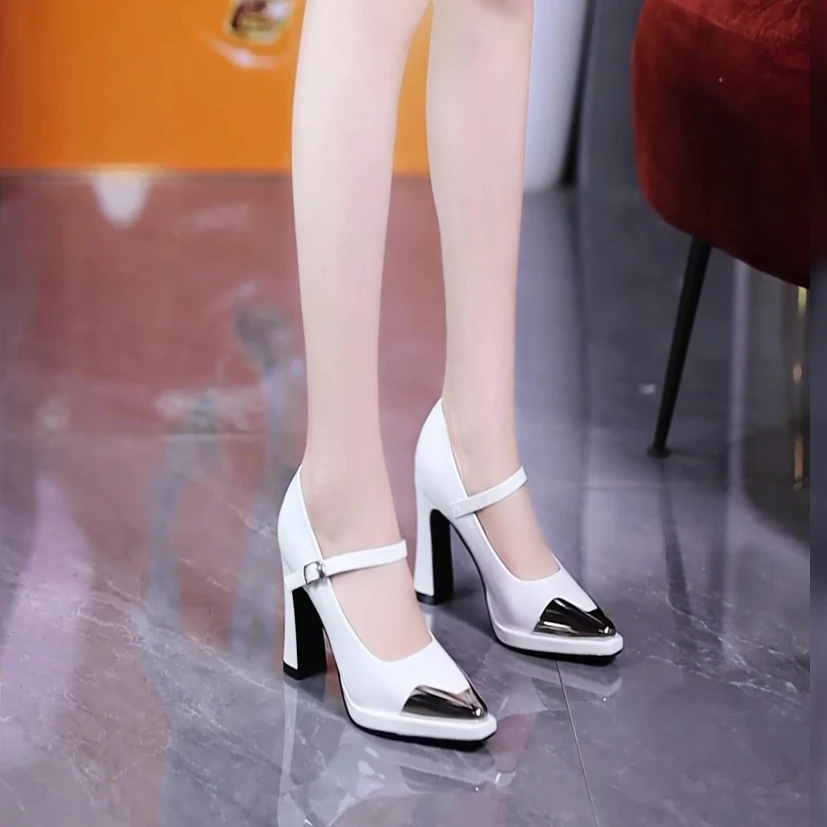 9cm设计感防踢金属小方头高跟鞋女2025春季新款一字扣带粗跟单鞋