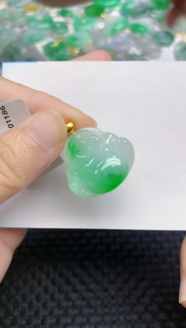 翡翠18K金镶嵌颈饰天然翡翠A货