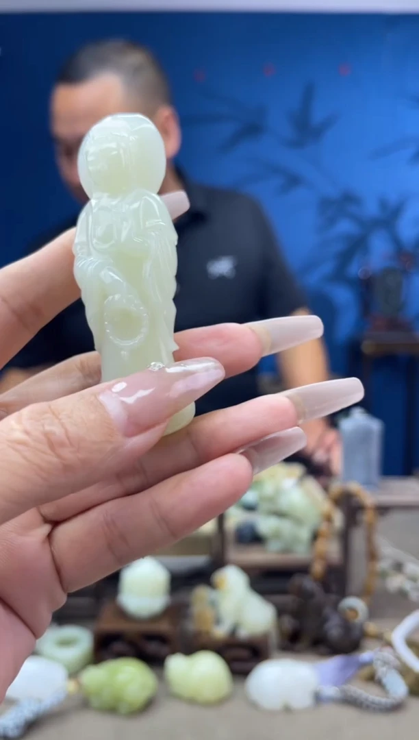 和田玉未镶嵌颈饰1