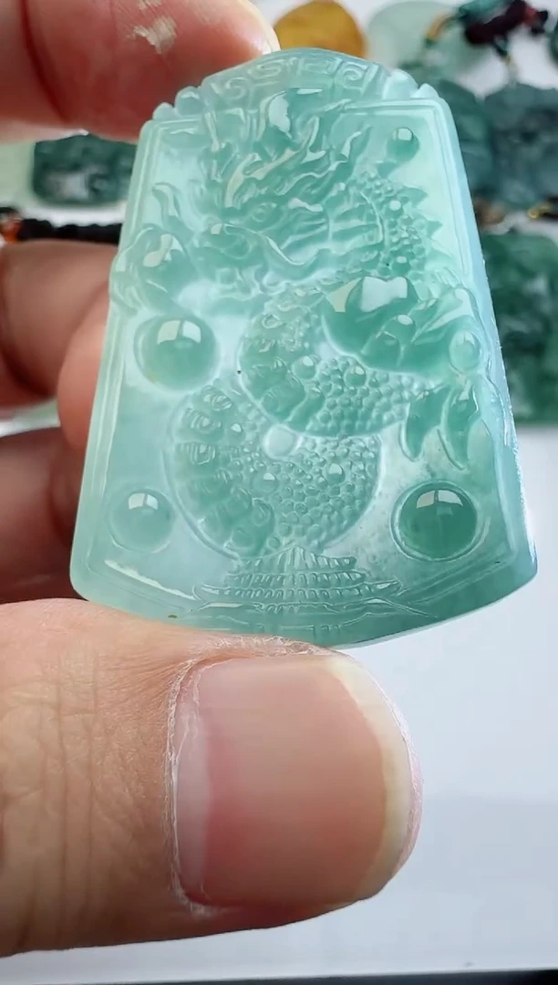 【闪购商品】翡翠吊坠(不含链)未镶嵌多样性随机发其一