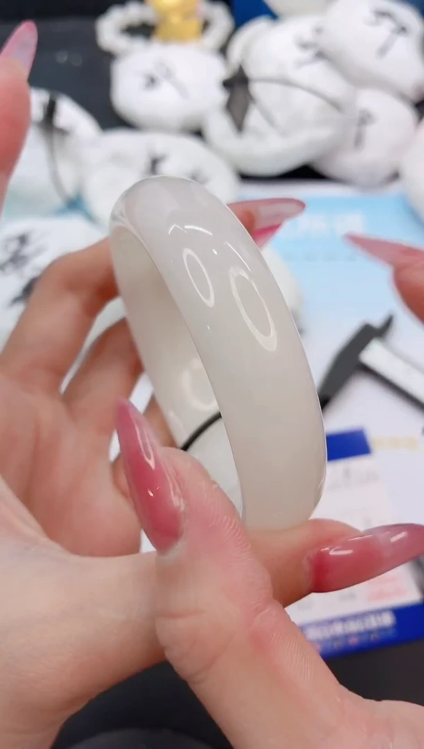 未镶嵌手镯和田玉24G100-58