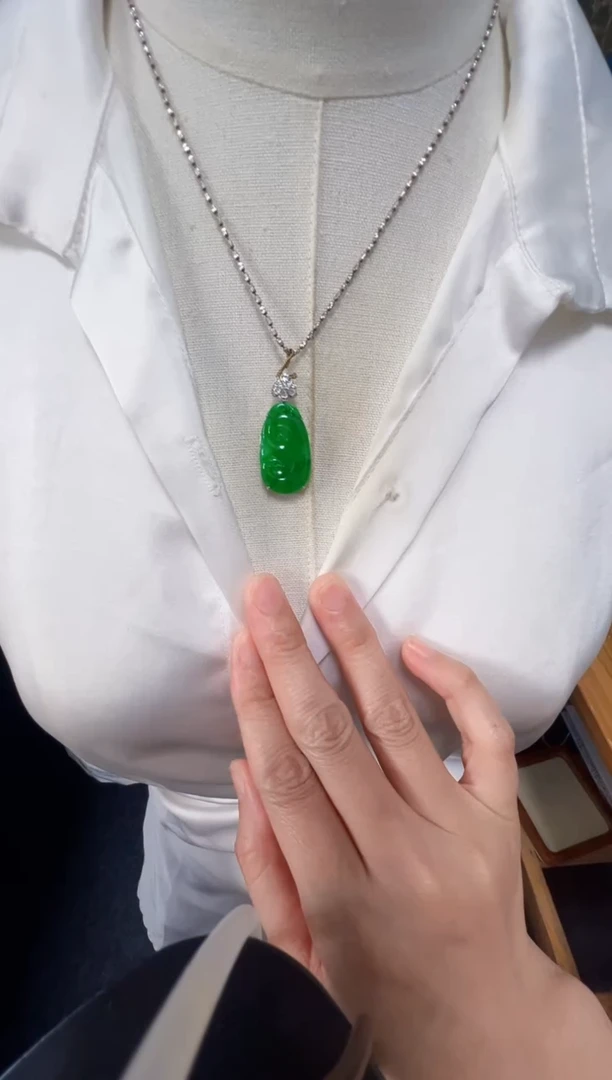 翡翠18K金镶嵌吊坠(不含链)6800