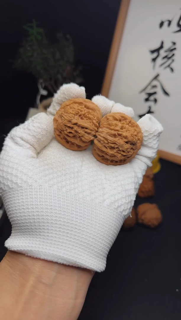 【闪购商品】文玩核桃把件四座楼