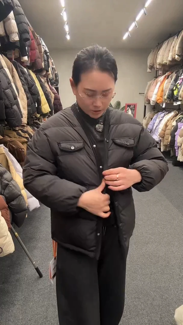 艾雨衣尚羽绒外套