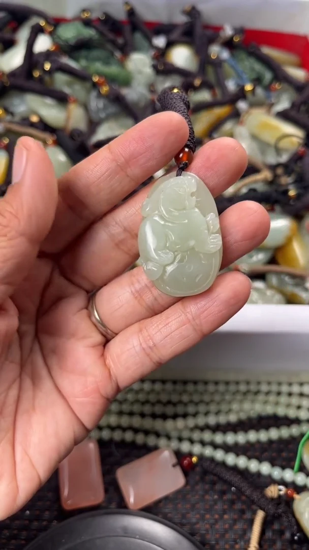 【闪购商品】和田玉颈饰未镶嵌多样性发货没有证书拍一发一有瑕