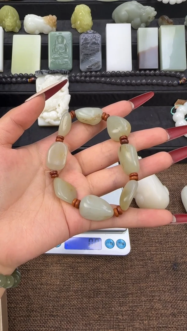 未镶嵌手串和田玉坐***闊手串