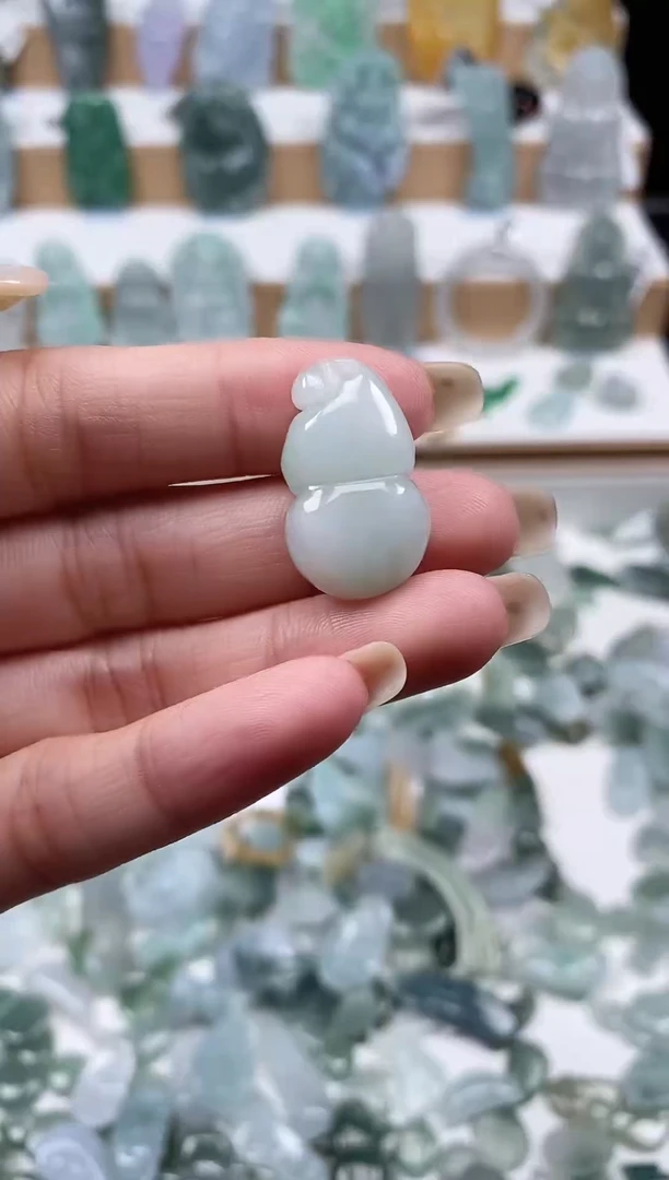 翡翠未镶嵌颈饰吊坠24