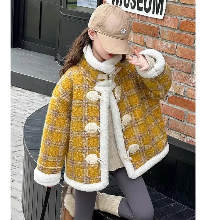 中大童一体绒毛呢格子外套