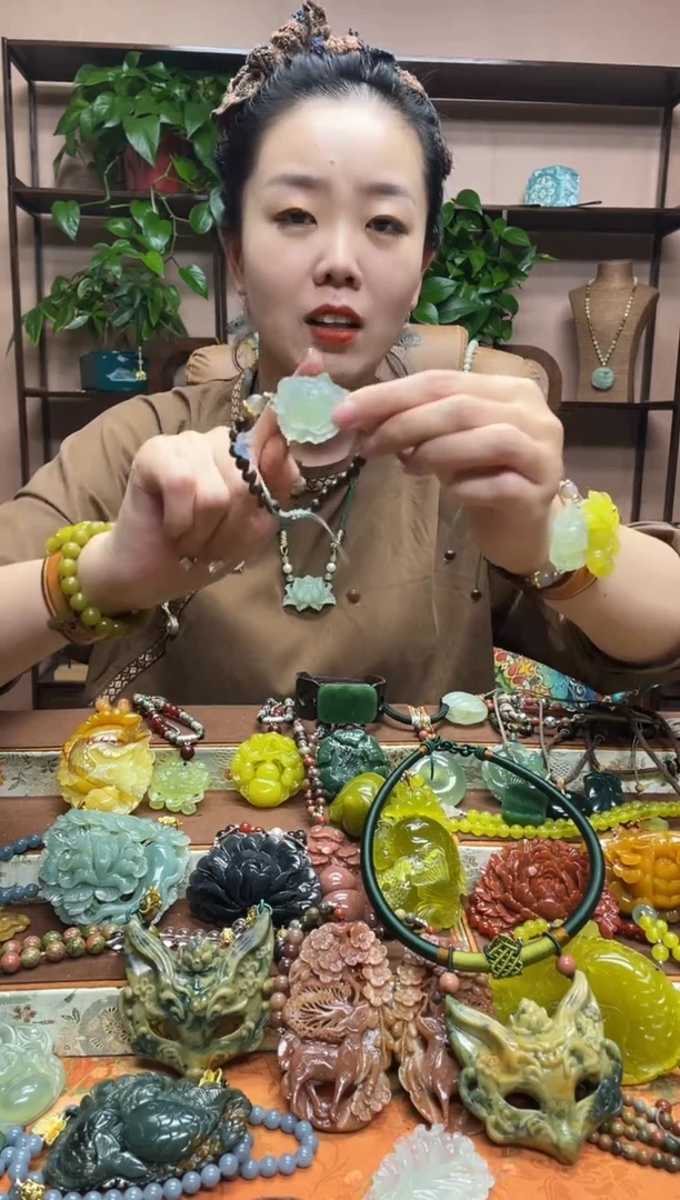未镶嵌岫玉吊坠多样性发货发其中之一