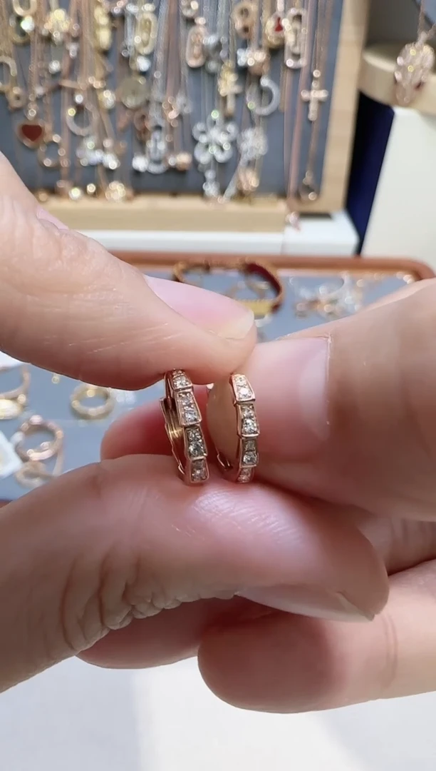 【闪购商品】天然钻石耳饰18K金镶嵌多样性发货发其一