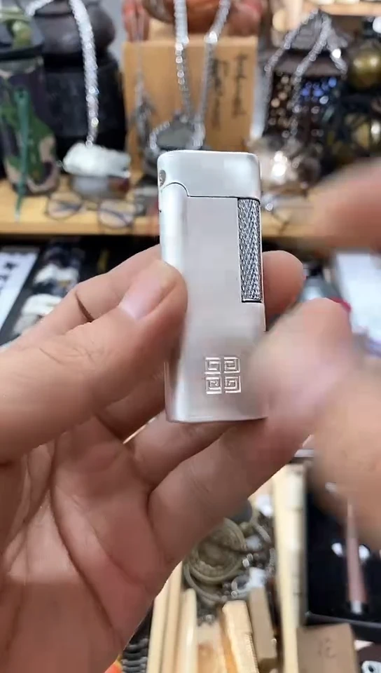 瓷片闪购商品  如图所示