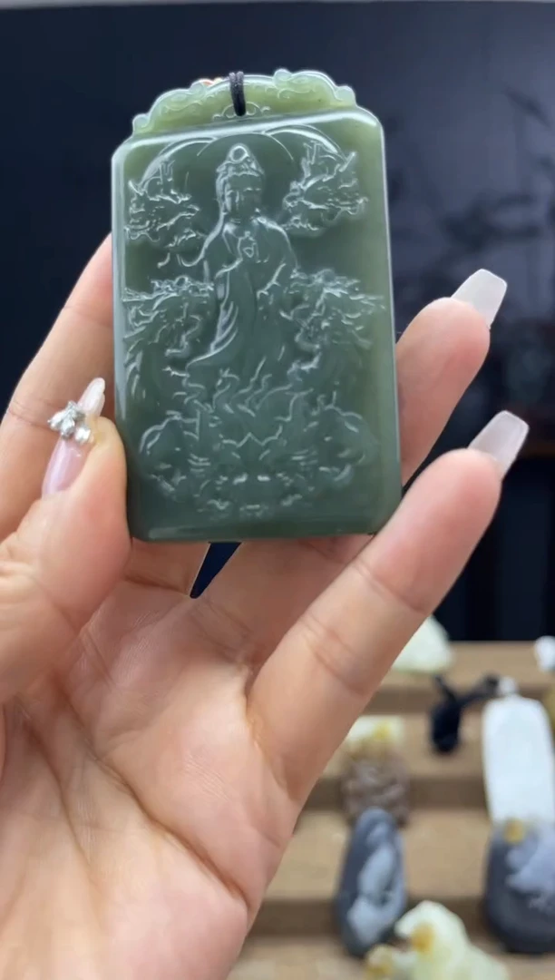 颈饰未镶嵌和田玉1