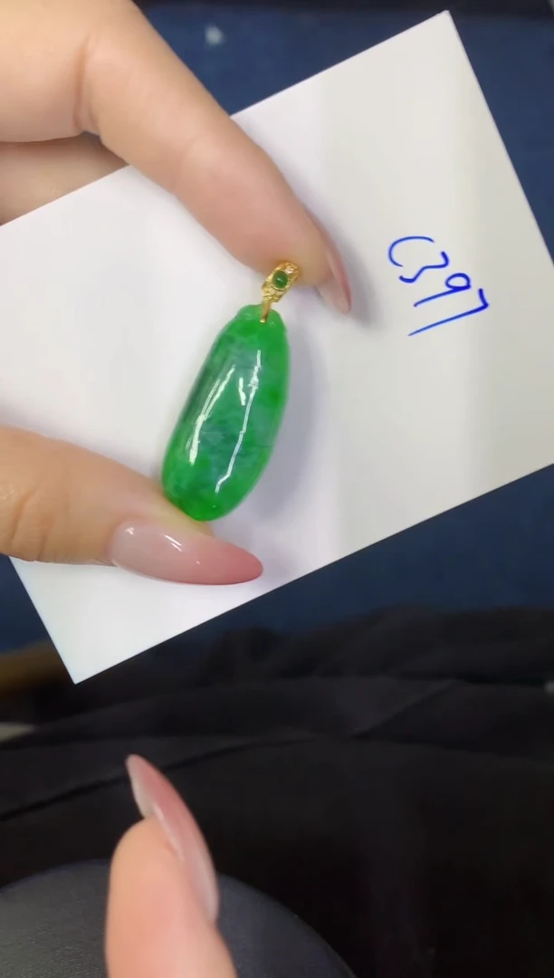 翡翠未镶嵌颈饰缅甸天然翡翠A货