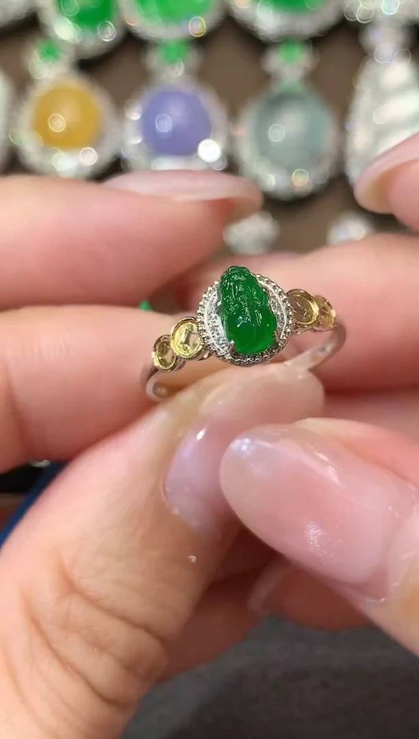 18K金镶嵌戒指翡翠A8