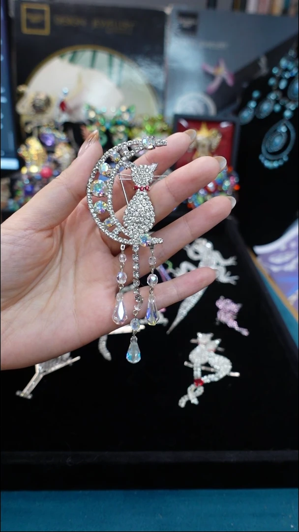 大理石铁合金猪*月亮猫猫胸针