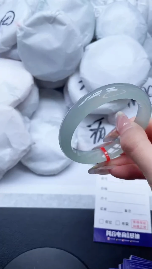 【闪购商品】石英质玉手镯未镶嵌19L40-54