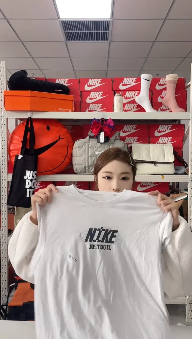 编码179 尺码 l胸围衣长 正品直播过款