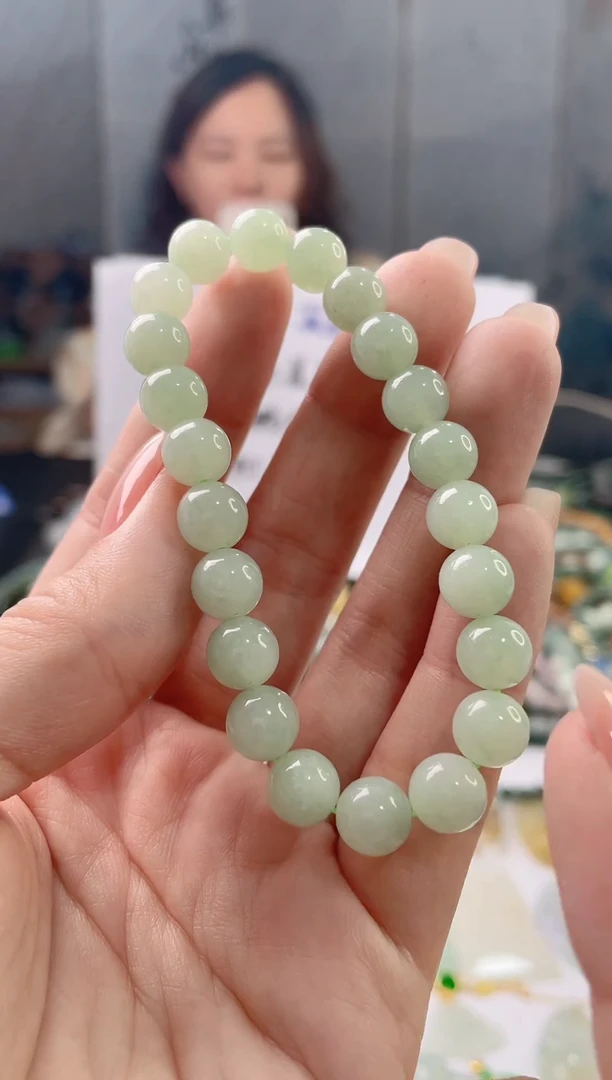 翡翠未镶嵌吊坠(赠链)手串8.3+