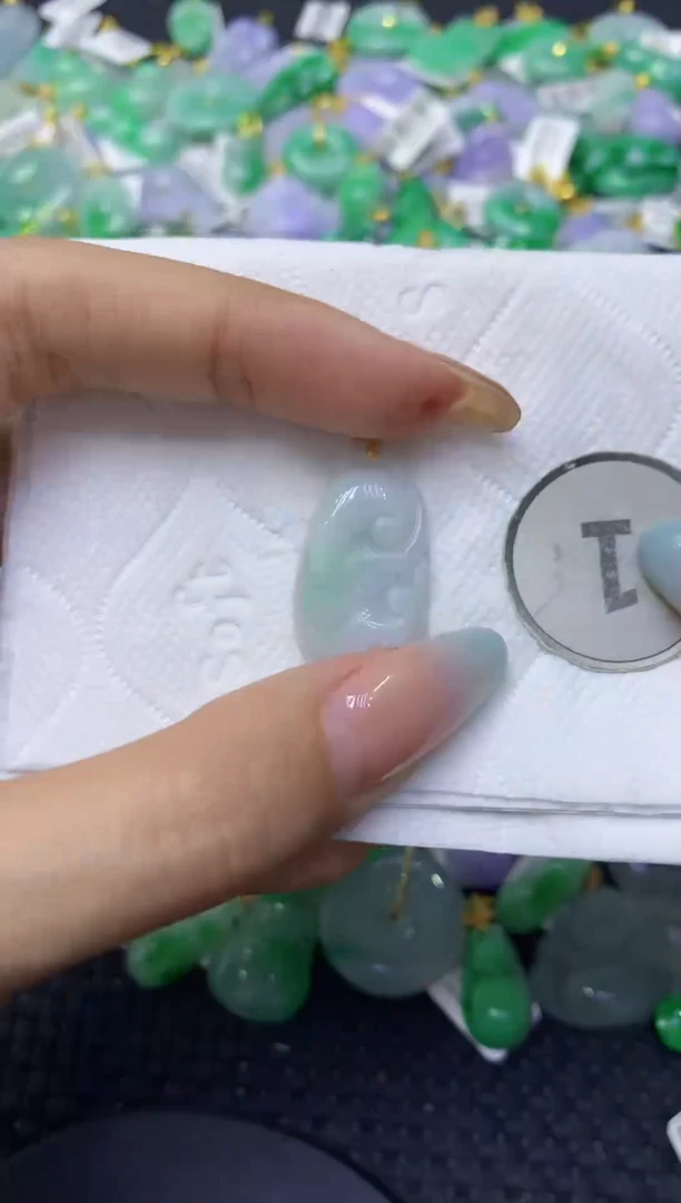 颈饰未镶嵌翡翠天然缅甸翡翠A货