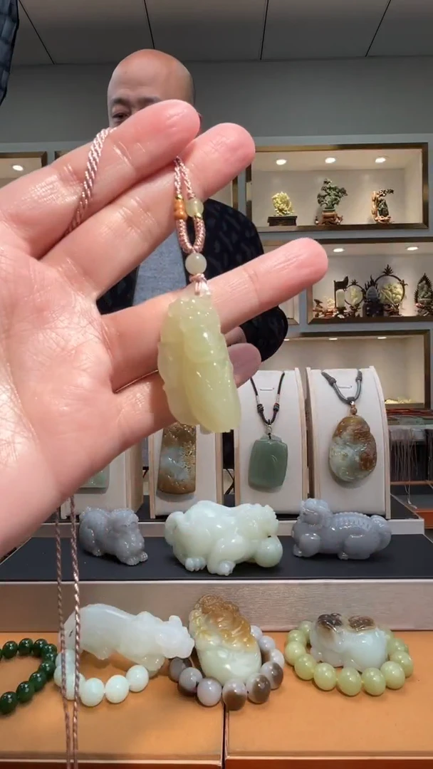 颈饰未镶嵌和田玉苏