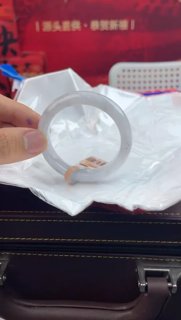 【闪购商品】翡翠手镯未镶嵌4翡翠手镯（微瑕）