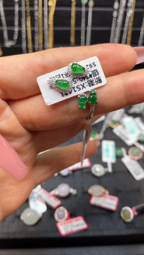 银S925镶嵌戒指翡翠天然翡翠A货