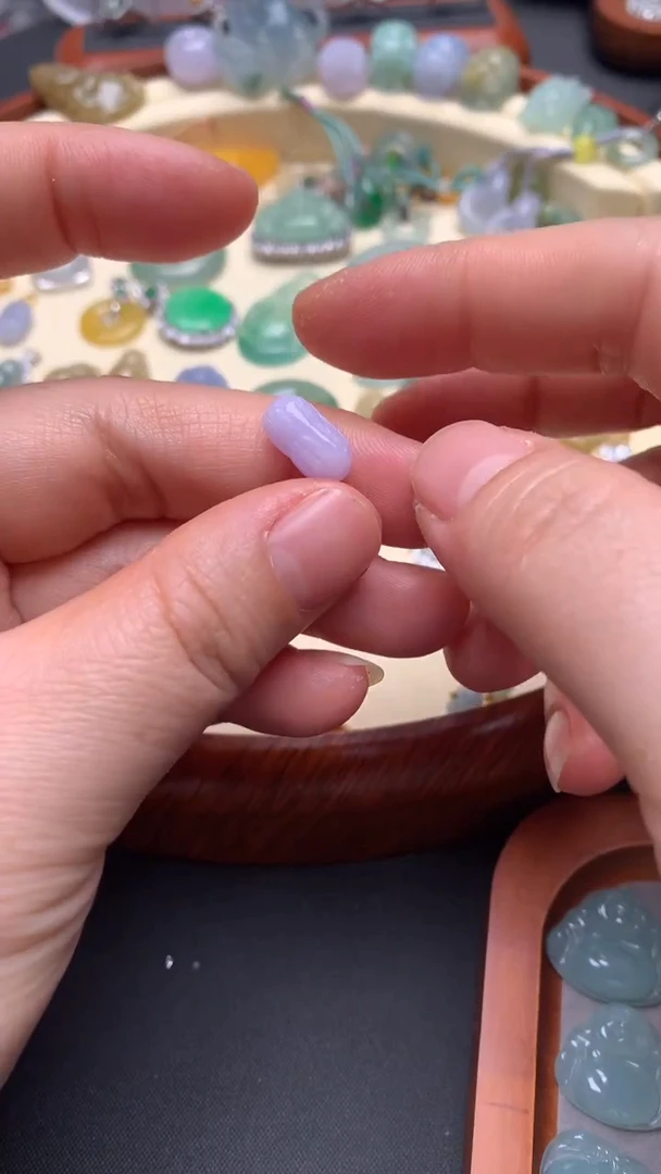 【闪购商品】翡翠颈饰未镶嵌翡翠花生