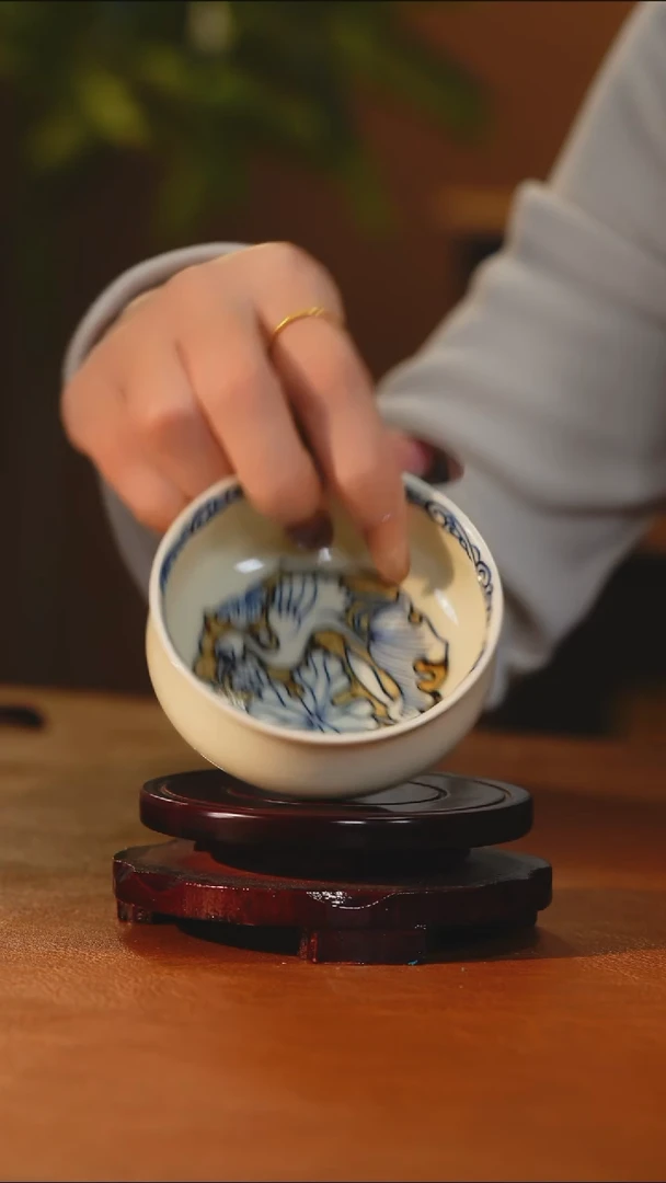 立勤堂釉里金一鹭炉式杯