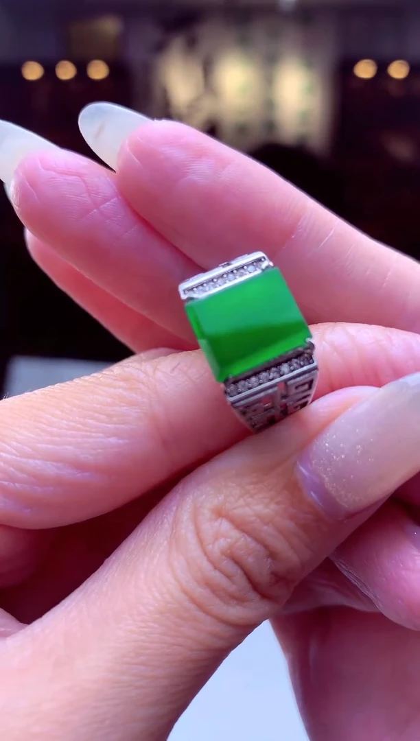 【闪购商品】定制翡翠未镶嵌挂件发货（拍一发一）