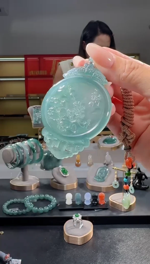 吊坠(不含链)未镶嵌翡翠山水牌