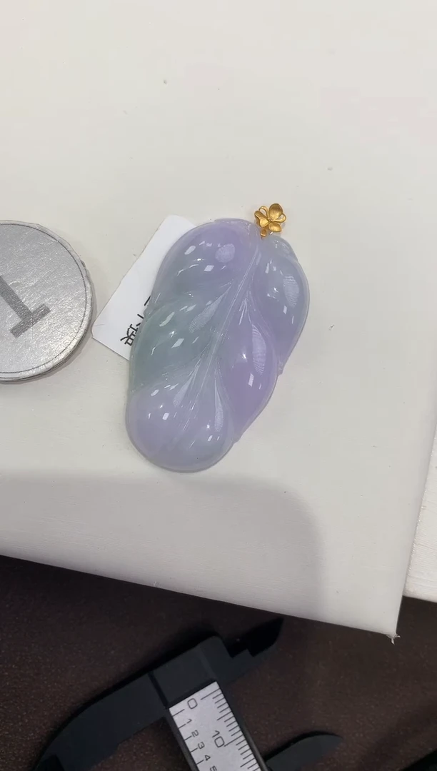 颈饰18K金镶嵌翡翠天然缅甸a货翡翠