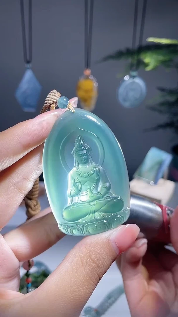 颈饰未镶嵌翡翠观音