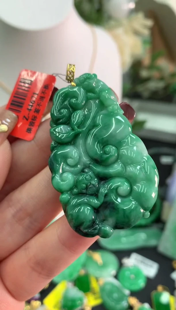 【闪购商品】翡翠吊坠(不含链)18K金镶嵌挂件