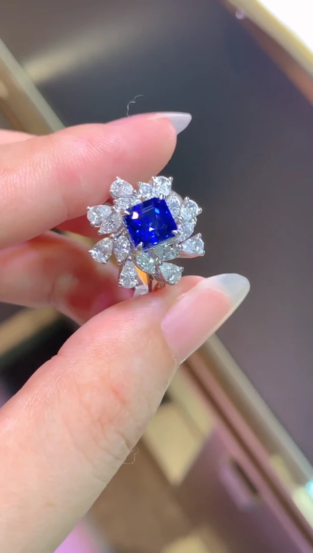 蓝宝石戒指18K金镶嵌2.38CT