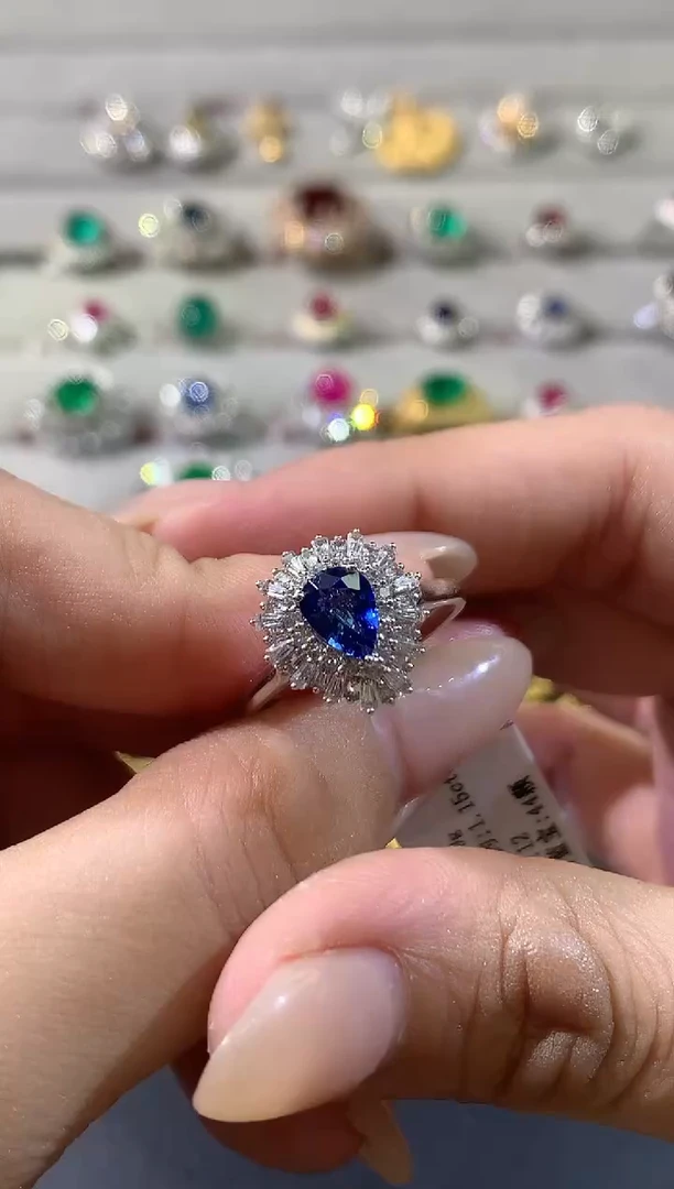 戒指|蓝宝石18K金镶嵌W480|8800