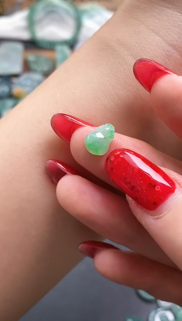 颈饰未镶嵌翡翠金蟾